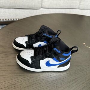 Nike Jordan Toddler Boy shoes size 9C